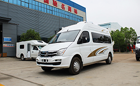 程力房車-上汽大通V80長軸高頂自動擋B型房車(全車軟包)